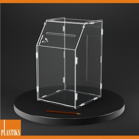 Box in plexiglass (1)