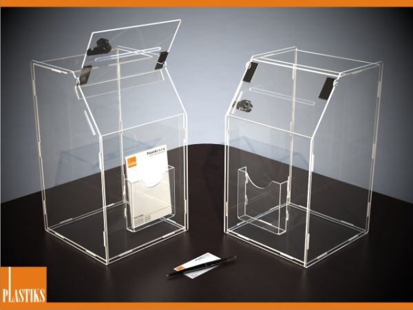Box in plexiglass